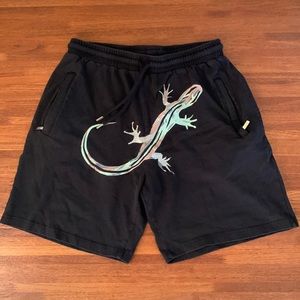 Cottweiler men’s soft shorts with zipper pockets and embroidered lizard